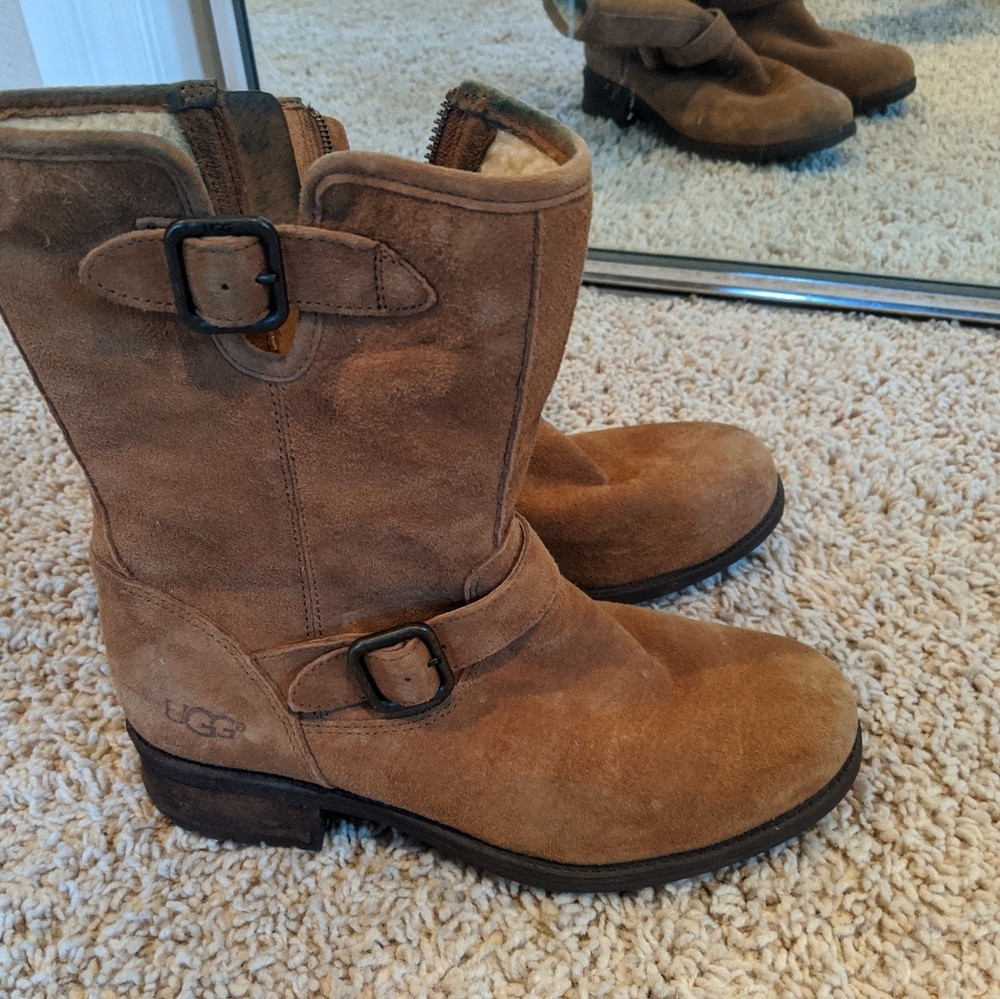 UGGs 7.5